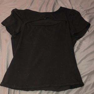 Block tee with open slit